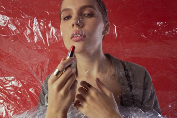 Find Your Ideal Red Lipstick: A Guide to Matching Shades with Your Skin Undertone